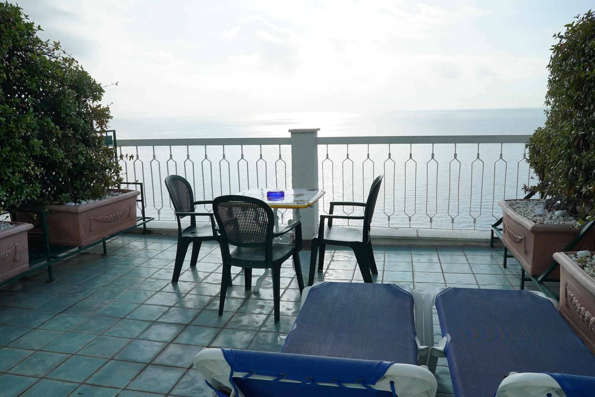 Bellevue Hotel 3*